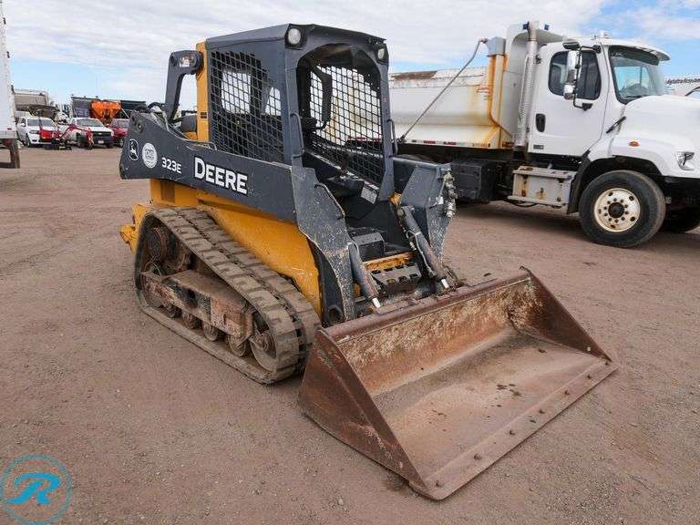 2015 John Deere 323E Crawler Skid Steer Loader - Roller Auctions