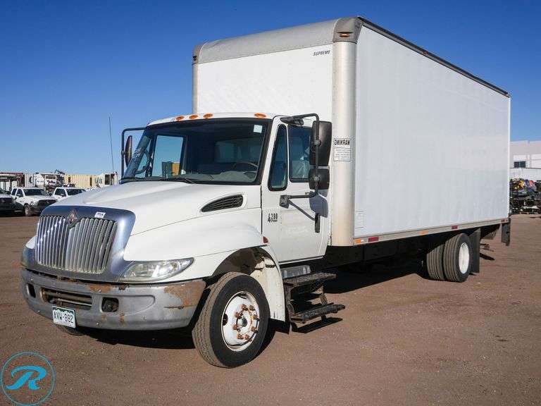 2004  International  4200  RWD  Box Truck - Roller Auctions