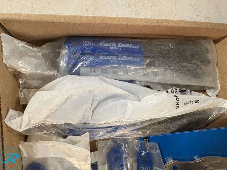 Park Tool Bicycle Maintenance Tools and Accessories - Roller Auctions