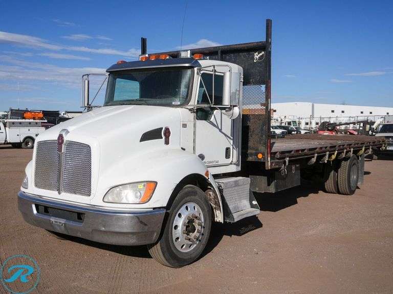 2016 Kenworth T370 S/A Flatbed Truck - Roller Auctions