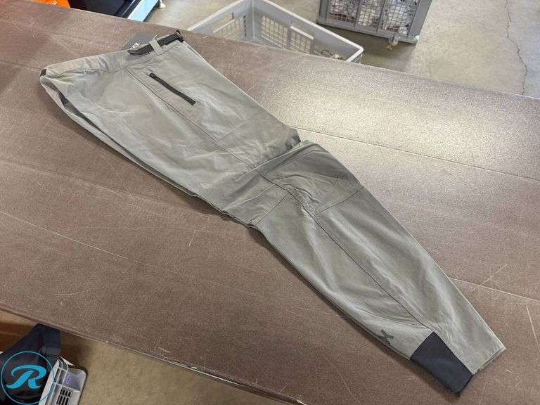 Fox Ranger Men’s Pants, Size 30 - Roller Auctions