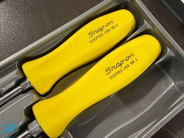 Snap-On Screwdriver Set (Missing 1 Screwdriver) - Roller Auctions