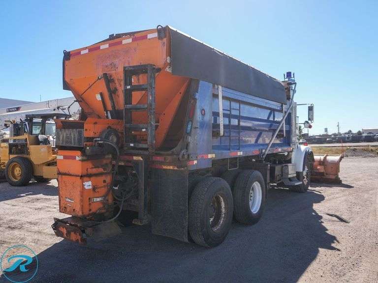 2002 Freightliner FLD120SD T/A Dump Truck - Roller Auctions