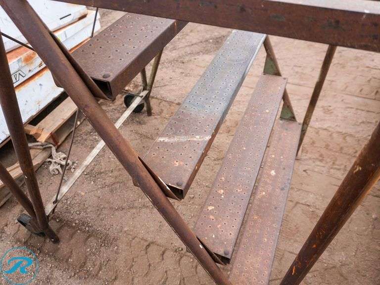 5-Step Warehouse Platform Ladder - Roller Auctions