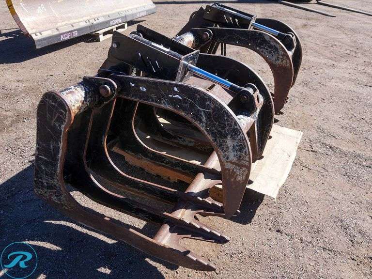 Hydraulic Grapple Bucket To Fit Skid Steer Loader, 80" - Roller Auctions