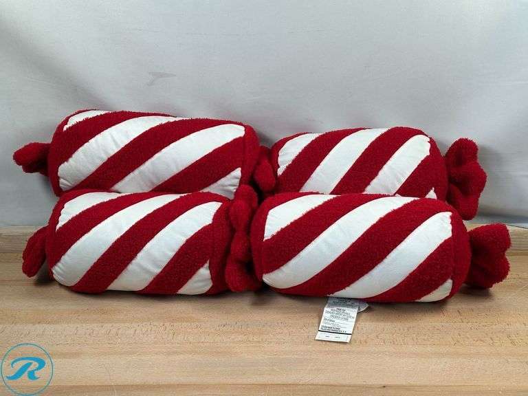 (4) Holiday Decor Pillows; Peppermint Candy- (3) New, (1) Like New; tokki: Reusable Gift Bags, 10ct- New - Roller Auctions