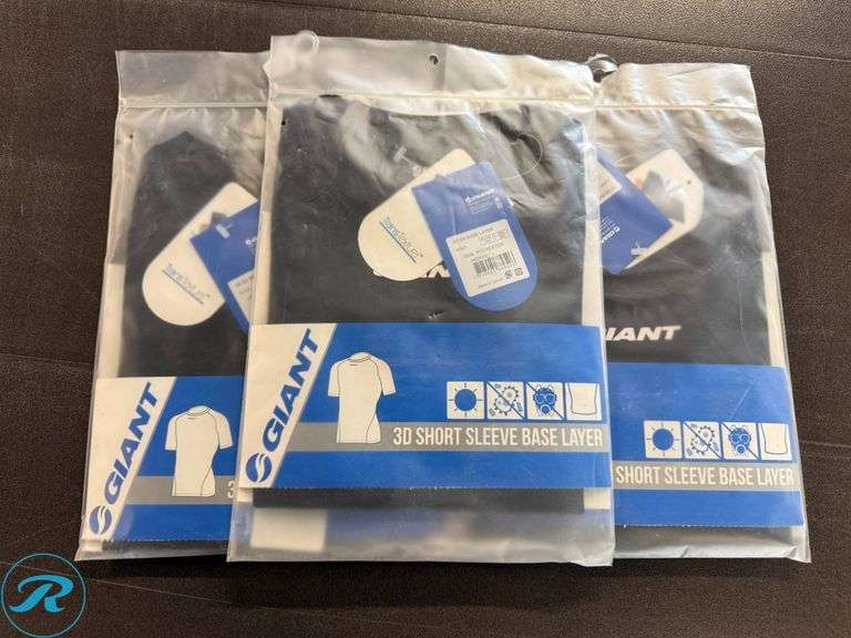 (3) Giant 3D Short Sleeve Men’s Base Layers, Size S - Roller Auctions
