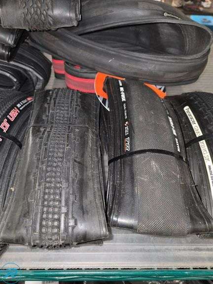 (16) Bicycle Tires Including Maxxis, Panaracer, and Clement Models - Roller Auctions