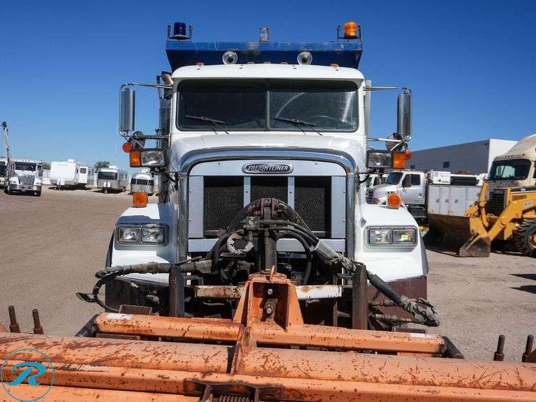 2002 Freightliner FLD120SD T/A Dump Truck - Roller Auctions