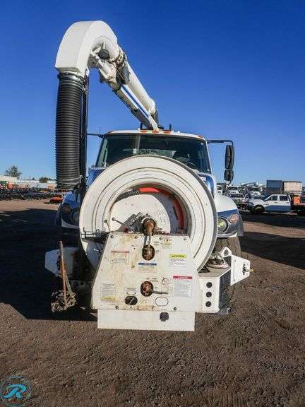 2016  International   7400  T/A Vacuum Truck - Roller Auctions