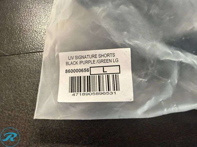 (8) Liv Signature and Spectra Women’s Cycling Shorts, Size L - Roller Auctions