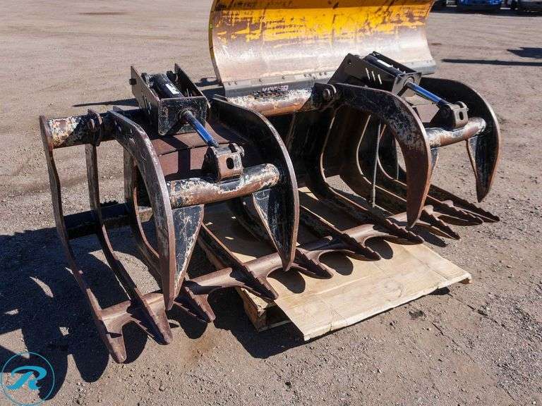 Hydraulic Grapple Bucket To Fit Skid Steer Loader, 80" - Roller Auctions