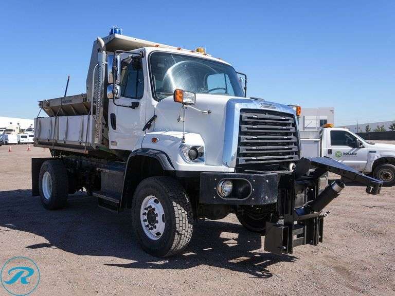 2014  Freightliner  108SD  S/A 4WD  Plow/Sander Truck - Roller Auctions