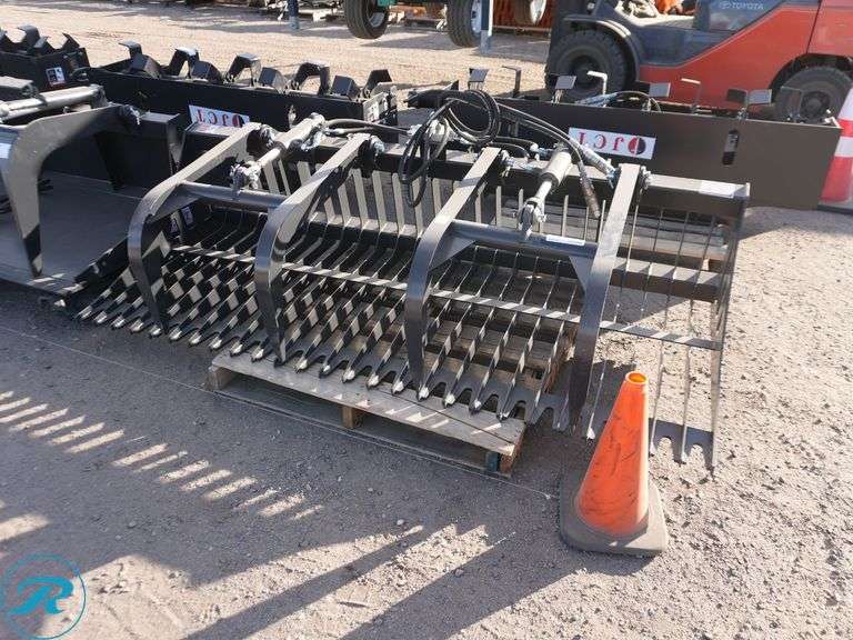 New JCT Hydraulic Rock Bucket Grapple Attachment To Fit Skid Steer Loader, 84" - Roller Auctions