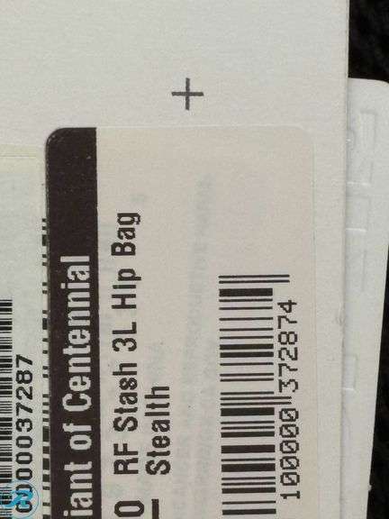 (2) Race Face Stash Quick Rip 3L Hip Bags in Stealth - Roller Auctions