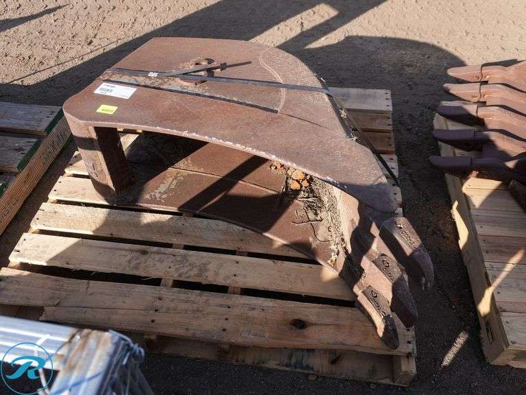 CP 12" Backhoe Bucket - Roller Auctions