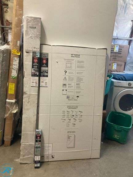 (1) Delta Kesara Matte Black 53-in to 60-in W x 60.75-in H Frameless Clear Glass Sliding Soft Close Bathtub door - Roller Auctions