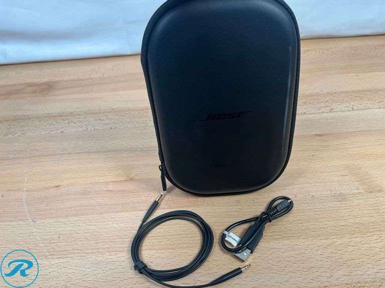 Bose QuietComfort 35 Series II Wireless Headphones, Noise Cancelling, with Alexa voice control – Triple Midnight Blue - Like New/Refurbished - Roller Auctions