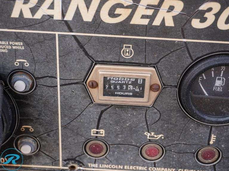 Lincoln Ranger 300DLX Welder/ Generator, 12,000 Watt, 300 Amp, 1-Phase - Roller Auctions
