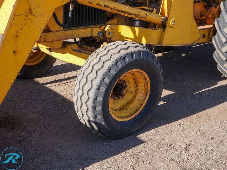 John Deere JD302-A RWD Tractor/ Loader - Roller Auctions