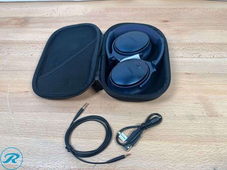 Bose QuietComfort 35 Series II Wireless Headphones, Noise Cancelling, with Alexa voice control – Triple Midnight Blue - Like New/Refurbished - Roller Auctions