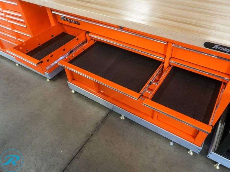 Snap-On KRA5318FPJK 18-Drawer Tool Chest (Wood Top Cut-Does Not Fit Right) - Roller Auctions