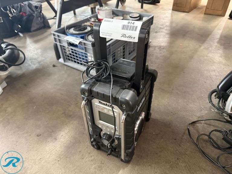 Makita XRM03 Cordless Job Site Radio - Roller Auctions