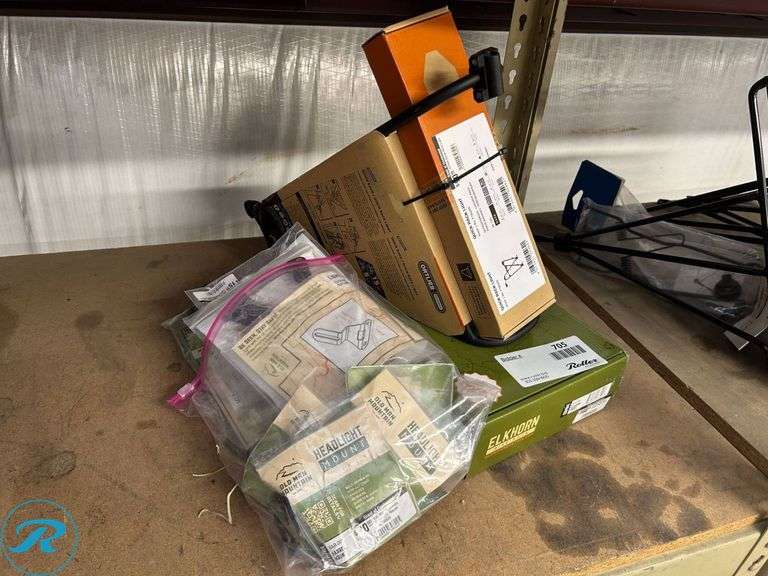 Bike Mount Hardware and Kits by Old Man Mountain and Thule - Roller Auctions