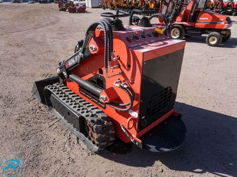 AGT LRT23 Crawler Mini Skid Steer Loader - Roller Auctions