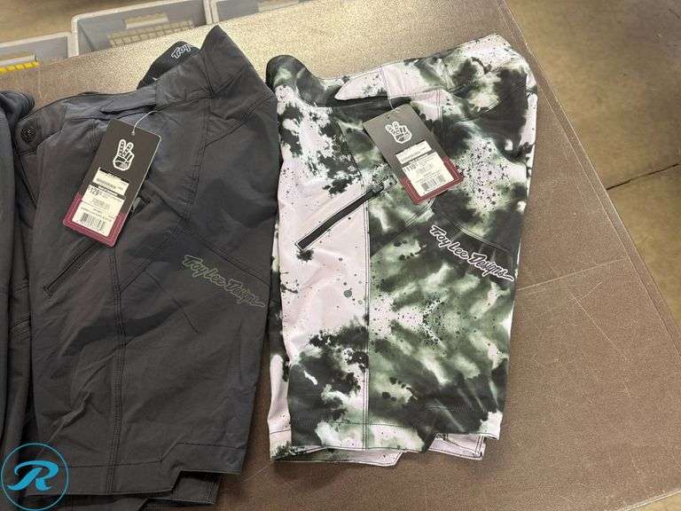 (5) Women’s Cycling Shorts, Size S - Roller Auctions