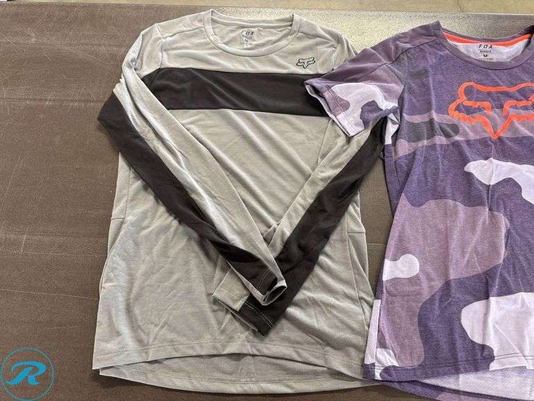 (2) Women’s Cycling Jerseys, Size M - Roller Auctions