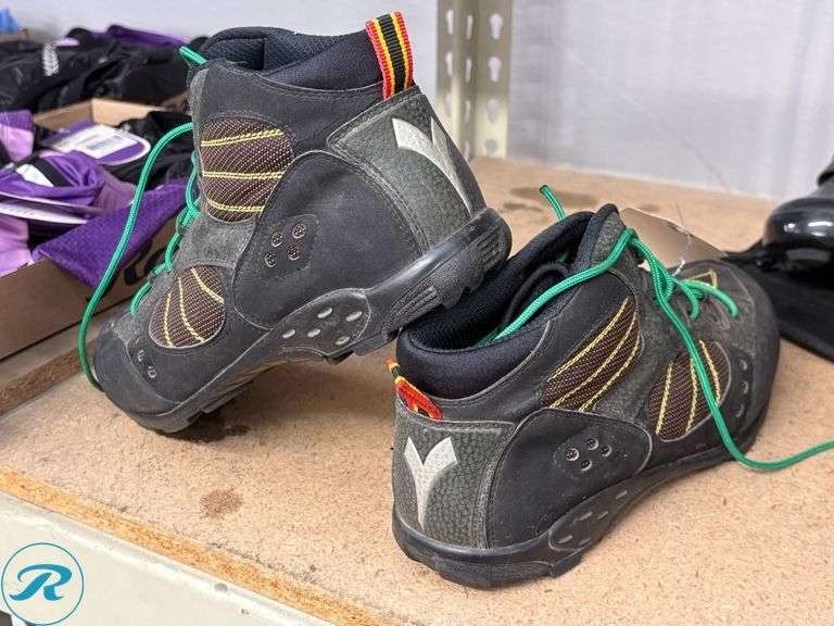 Diadora Cycling Shoes with Clip-In Soles, Used, Size EU 44 - Roller Auctions