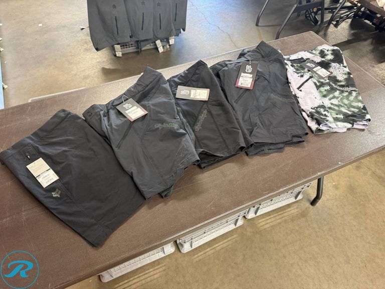 (5) Women’s Cycling Shorts, Size S - Roller Auctions