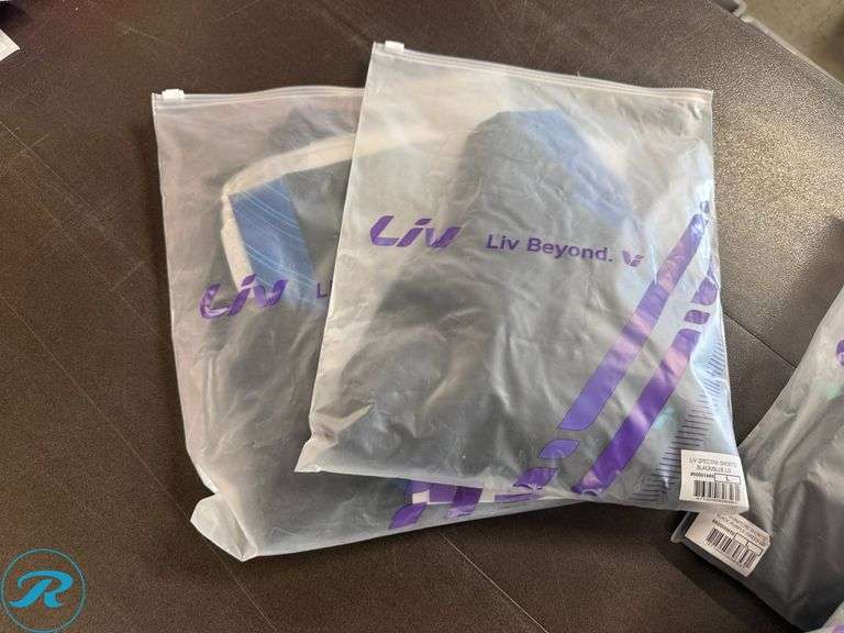 (8) Liv Signature and Spectra Women’s Cycling Shorts, Size L - Roller Auctions