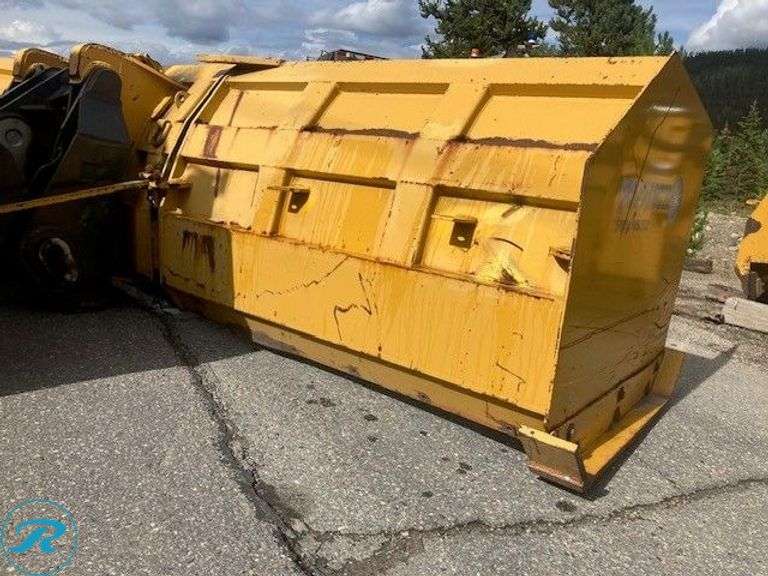 2016 Pro-Tech FPL18 Folding Box Snow Pusher, 18' Width, Manual Folding, Rylind Wedge Lock Coupler (Right Side Wing Hinge is Bent Causing the Right Side To Not Lay Flat On The Surface) - Roller Auctions