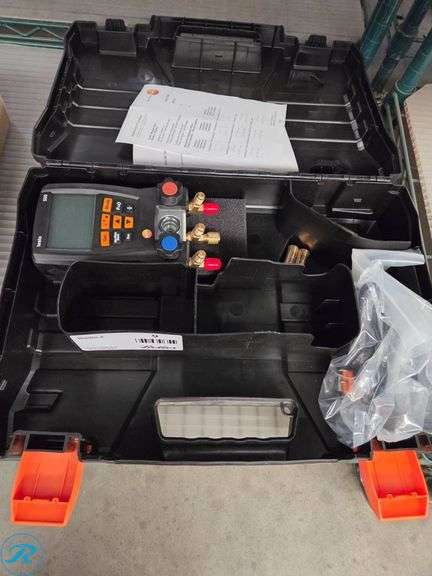 Testo 550 Digital Manifold Kit with Hard Case - Roller Auctions
