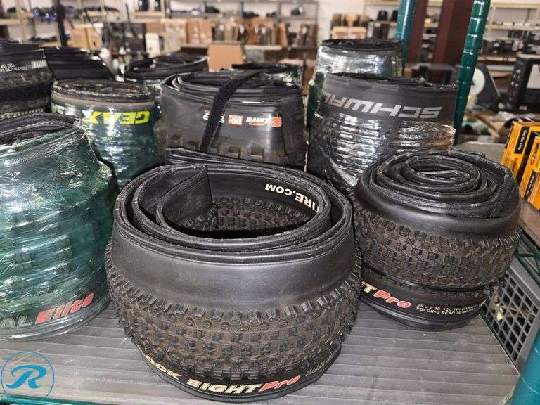 (16) Bicycle Tires, Includes Schwalbe, Geax, and Minion - Roller Auctions