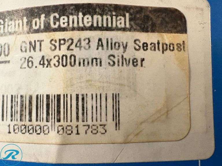 Tray of Giant SP243 Alloy Seatposts, 26.4x300mm, Silver - Roller Auctions