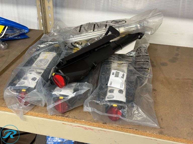 (4) Topeak MTX BeamRacks EX and MTX with Dual Side Frame Attachments - Roller Auctions