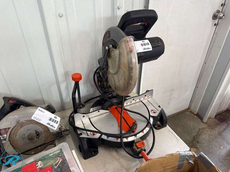 Black+Decker 10-In. Compound Miter Saw, Model M2500BD