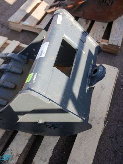 Tag 24" Bucket To Fit Mini Excavator - Roller Auctions