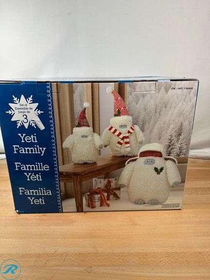 Christmas Yeti Family Set of 3 - New - Roller Auctions