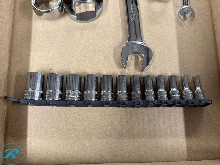 Tray of Snap-On Wrenches and Sockets - Roller Auctions