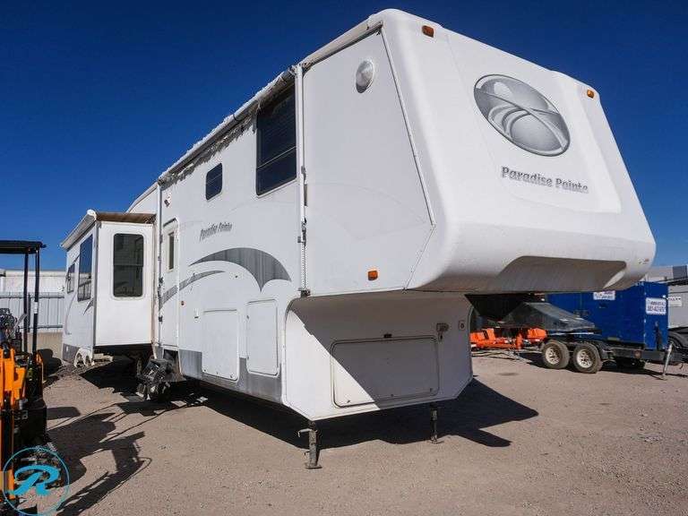 2006 Crossroads Paradise Point T/A 5th Wheel Camper - Roller Auctions