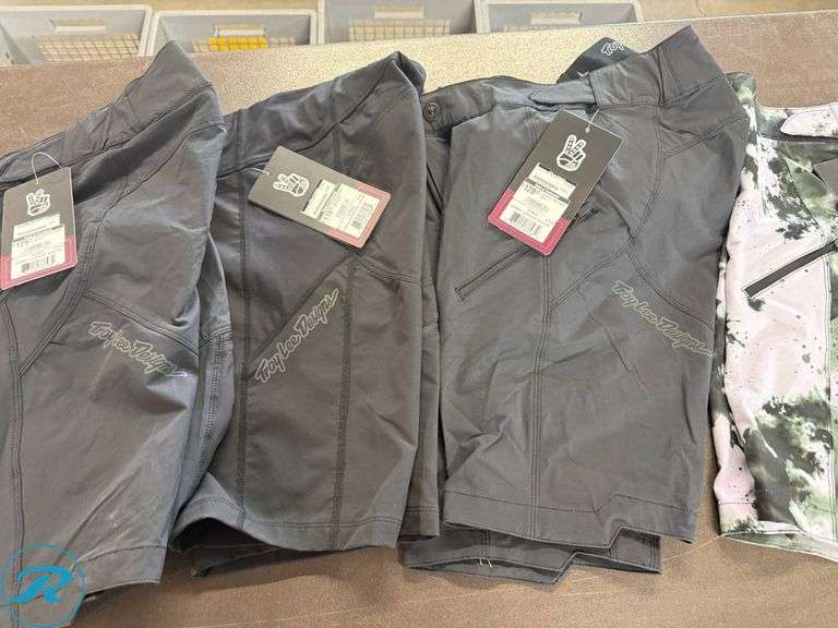 (5) Women’s Cycling Shorts, Size S - Roller Auctions