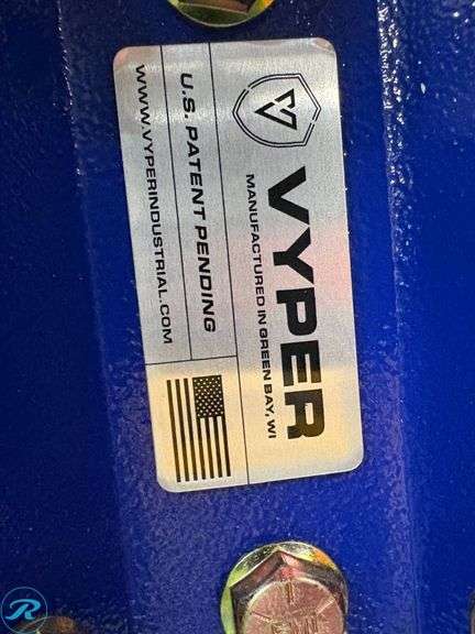 Vyper Industrial Adjustable Shop Stool with Backrest and Casters - Roller Auctions