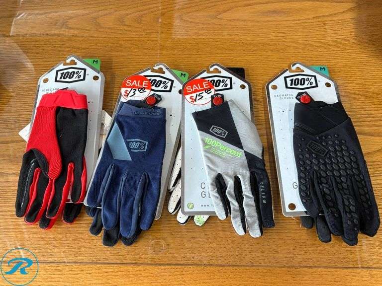 Tray of Cycling Gloves by 100%, Fox, and Others - Roller Auctions