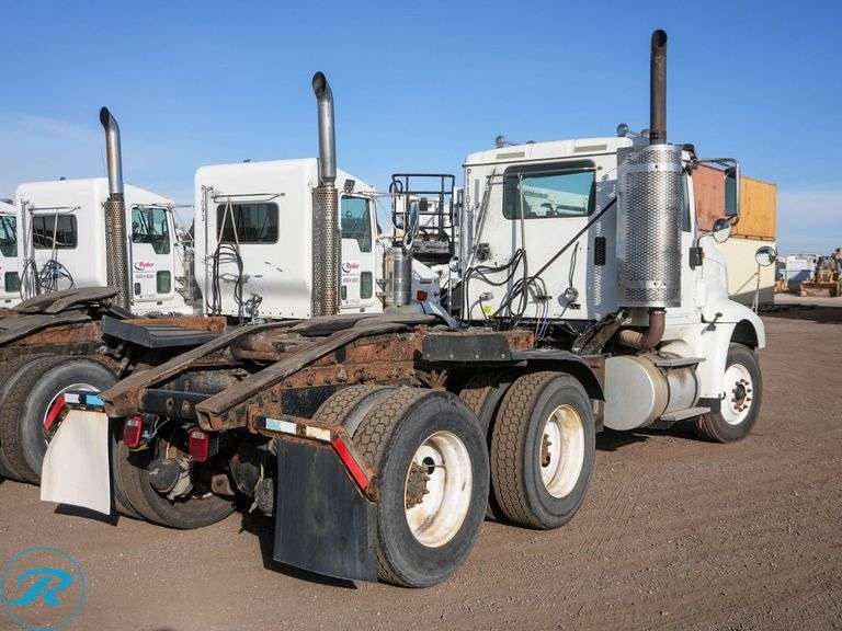 2010 International PayStar 5900i T/A Truck Tractor - Roller Auctions