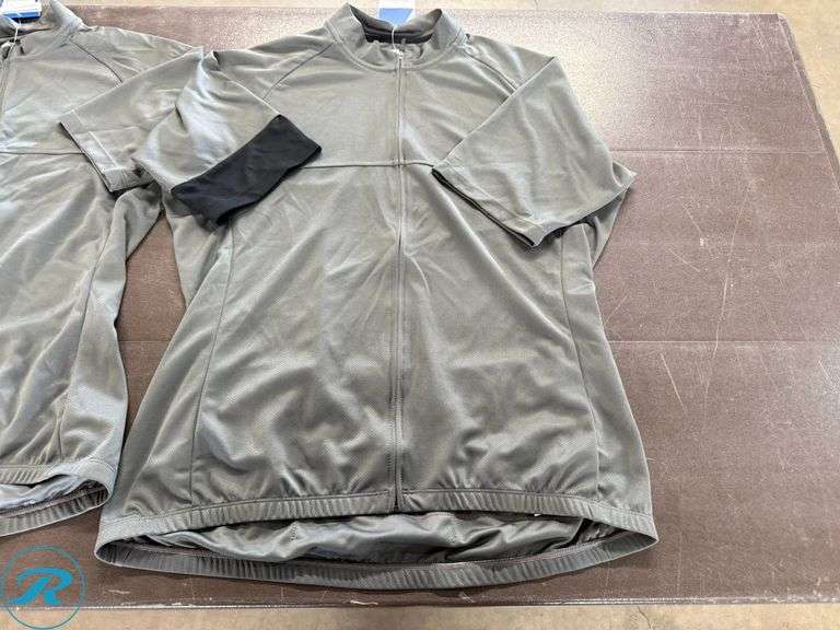 (2) Giant Tour Men’s Cycling Jerseys, Size L/XL - Roller Auctions