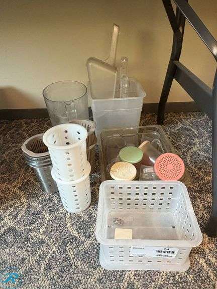 Measuring Cups, Scoops and Dispensers